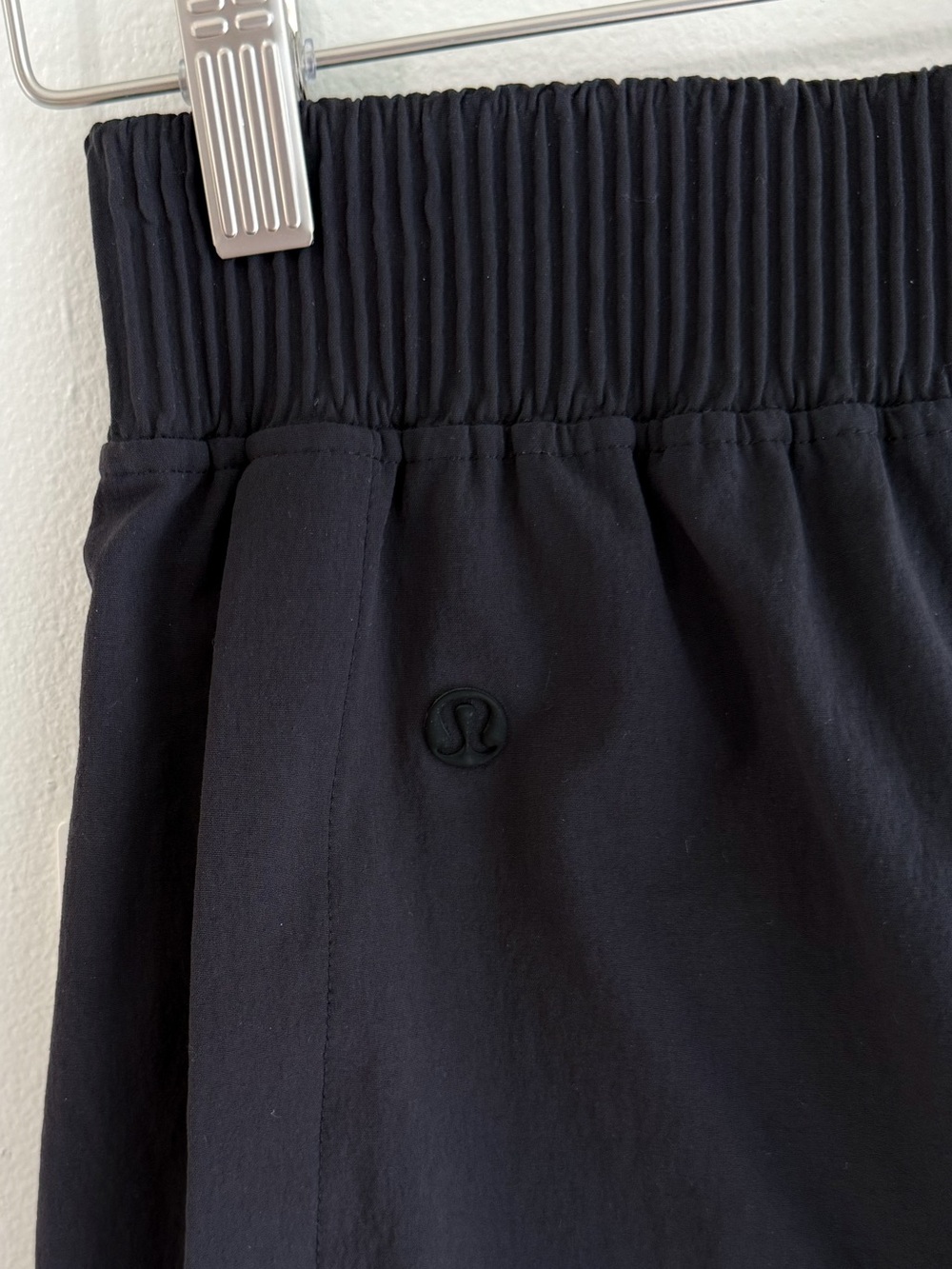 Lululemon Black Stretch Woven Relaxed Fit High Rise Short 4" - Picture 4 of 9